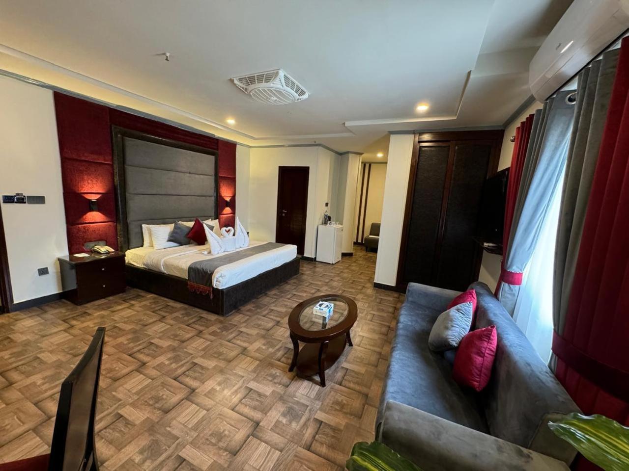 Hotel Oban Lahore Exterior photo
