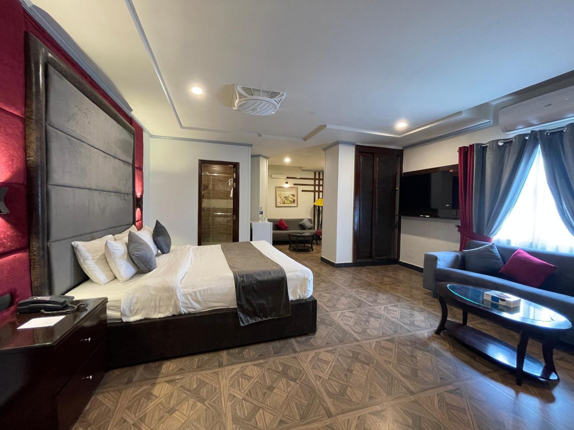 Hotel Oban Lahore Exterior photo